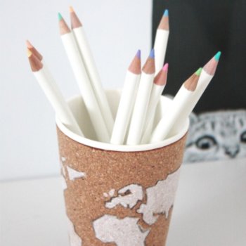 Stiftehalter selbermachen aus kork mit weltkartenmotiv DIY Upcycling